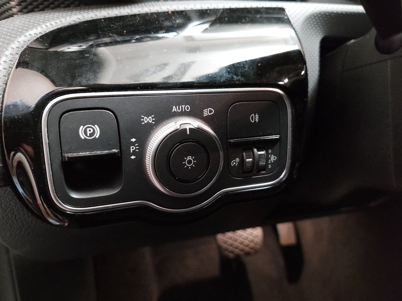 Mercedes-Benz CLA 220 d automatik Progressive • 360° kamera — 7