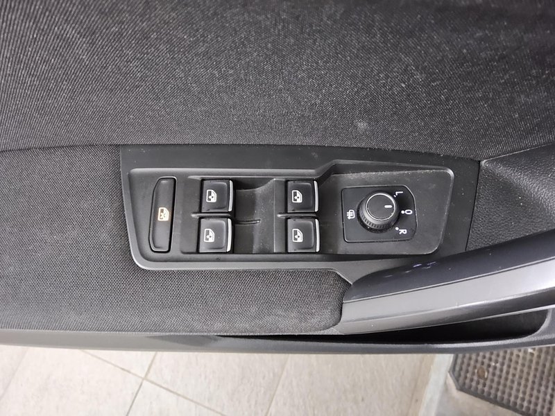 Volkswagen Tiguan Allspace 2.0 TDI automatik Life • HUD • bežično punjenje — 10