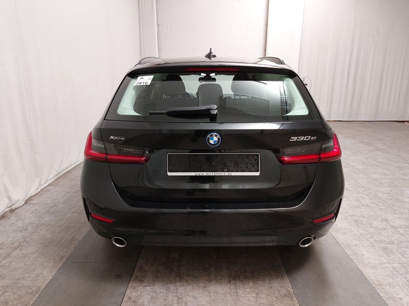 BMW 330e Sport Line automatik • ACC • 360° kamera — 14