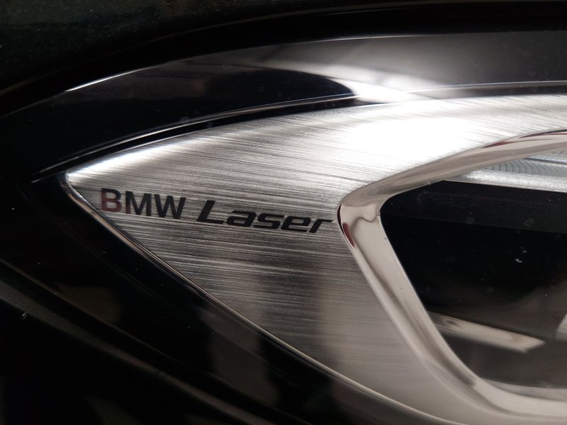 BMW 330e Sport Line automatik • ACC • 360° kamera — 16