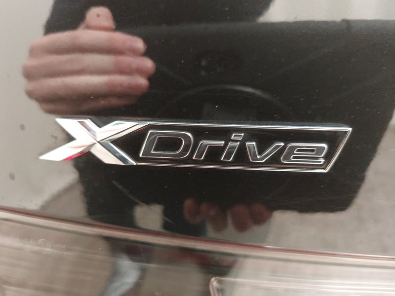 BMW 330e Sport Line automatik • ACC • 360° kamera — 17