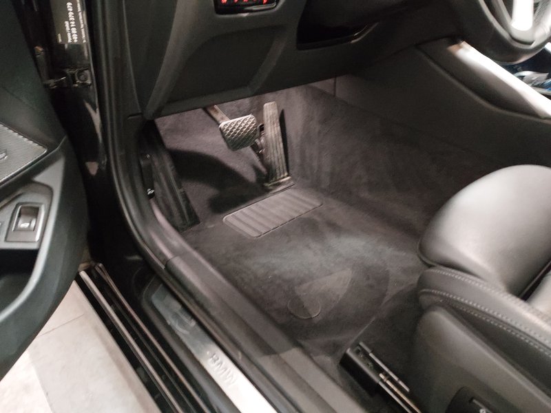 BMW 330e Sport Line automatik • ACC • 360° kamera — 7