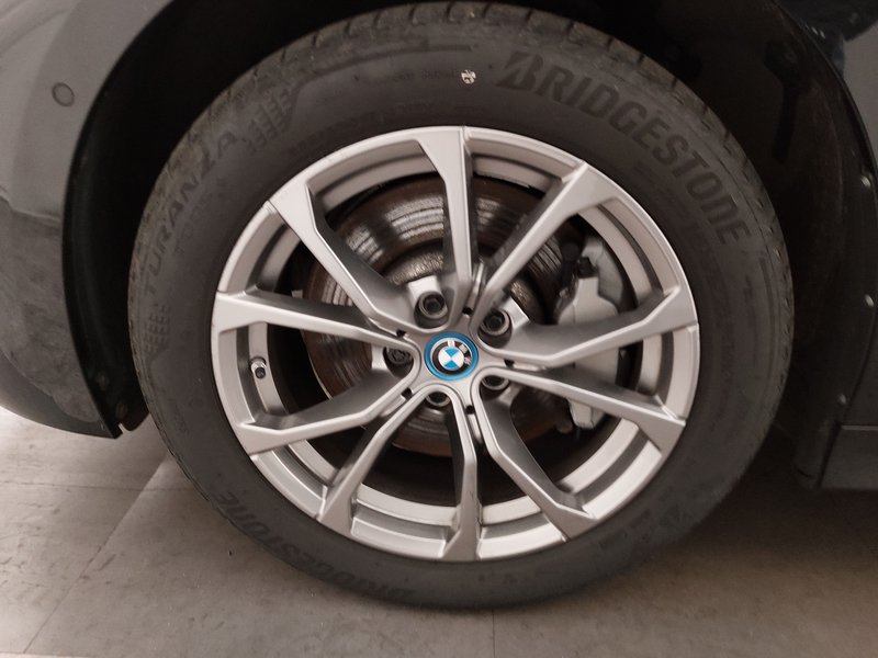 BMW 330e Sport Line automatik • ACC • 360° kamera — 8