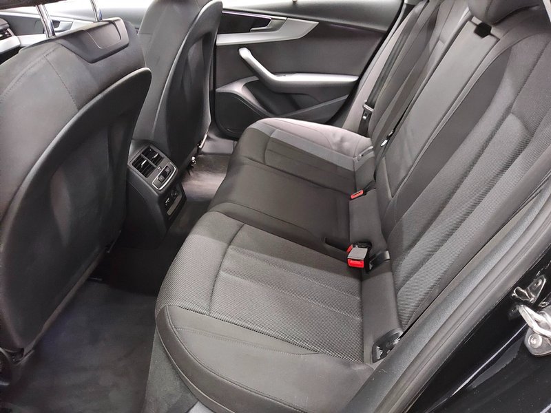 Audi A4 Avant 35 TDI automatik S line • ACC • Full LED — 13