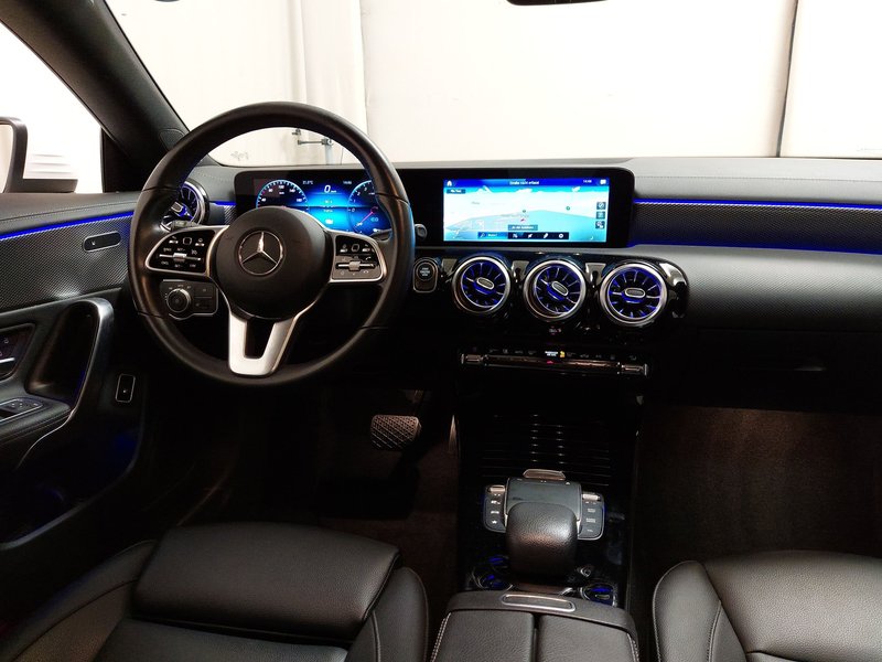 Mercedes-Benz CLA 250 e automatik Progressive • LED • djelomično koža — 13
