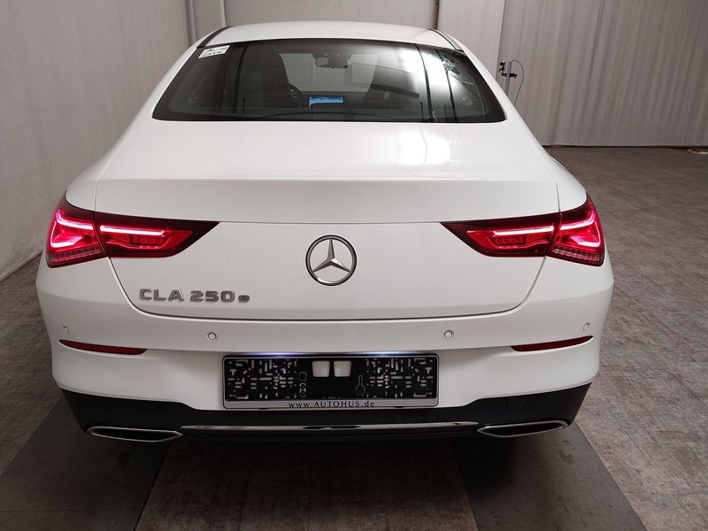 Mercedes-Benz CLA 250 e automatik Progressive • LED • djelomično koža — 14