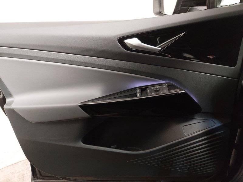 Volkswagen ID.4 Pure Performance • ACC • LED — 5