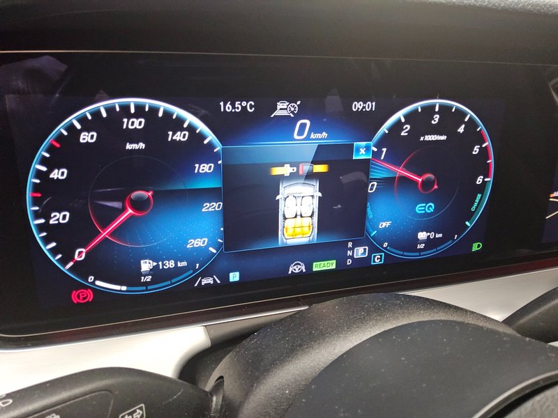 Mercedes-Benz E 300 de karavan automatik Avantgarde • HUD • ACC — 10