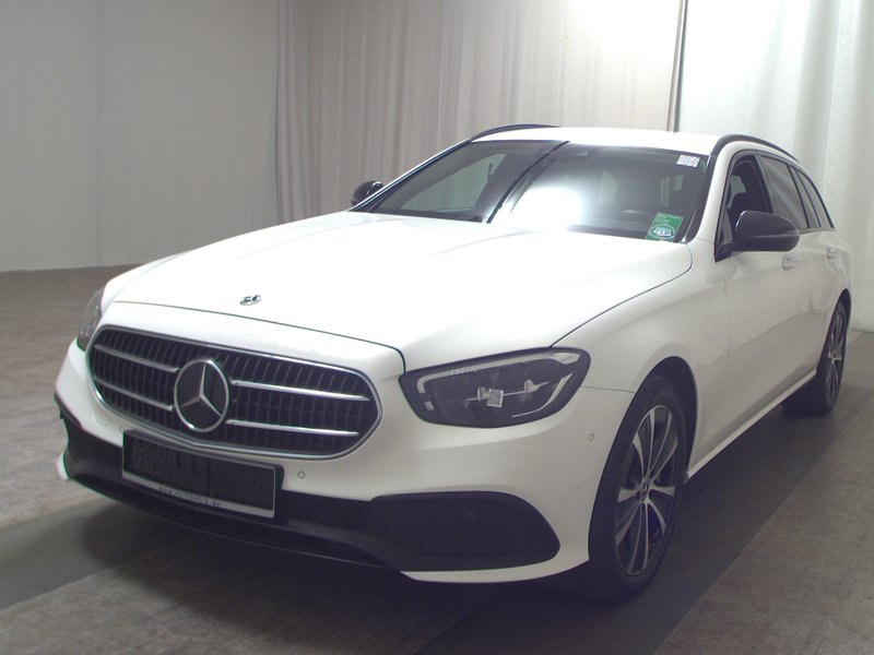 Mercedes-Benz E 300 de karavan automatik Avantgarde • HUD • ACC — 2