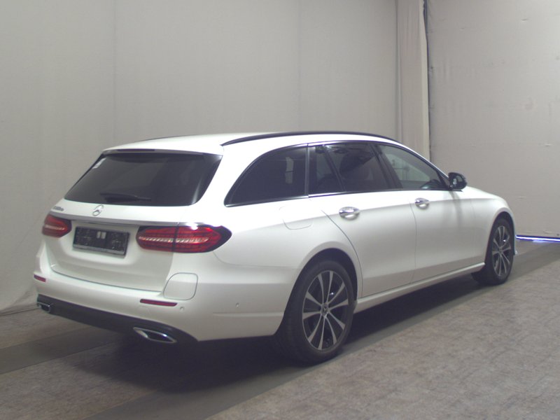Mercedes-Benz E 300 de karavan automatik Avantgarde • HUD • ACC — 4