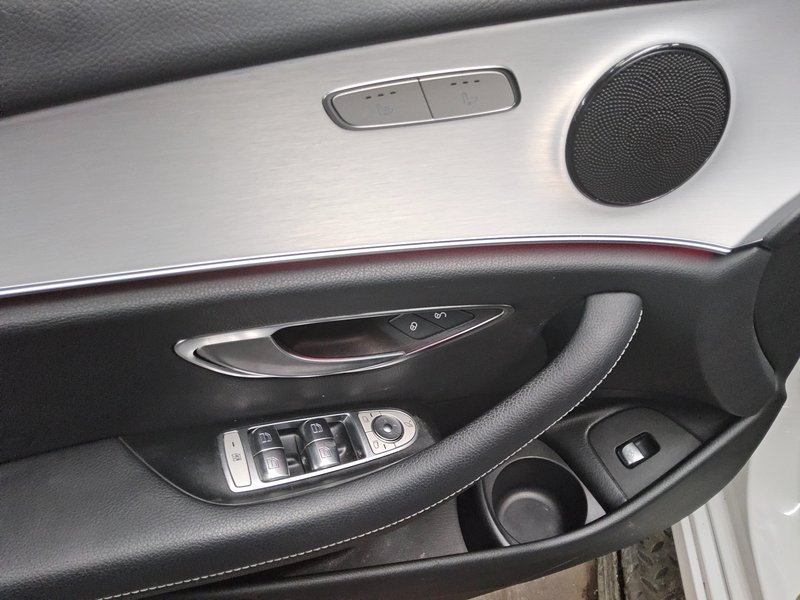 Mercedes-Benz E 300 de karavan automatik Avantgarde • HUD • ACC — 9