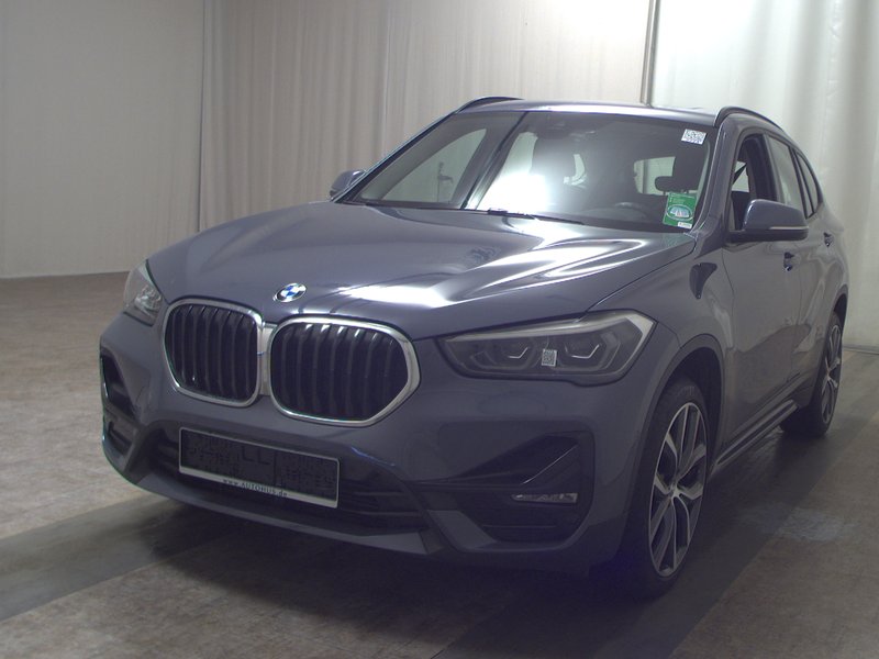 BMW X1 xDrive20d automatik Sport Line • panorama • HUD — 2