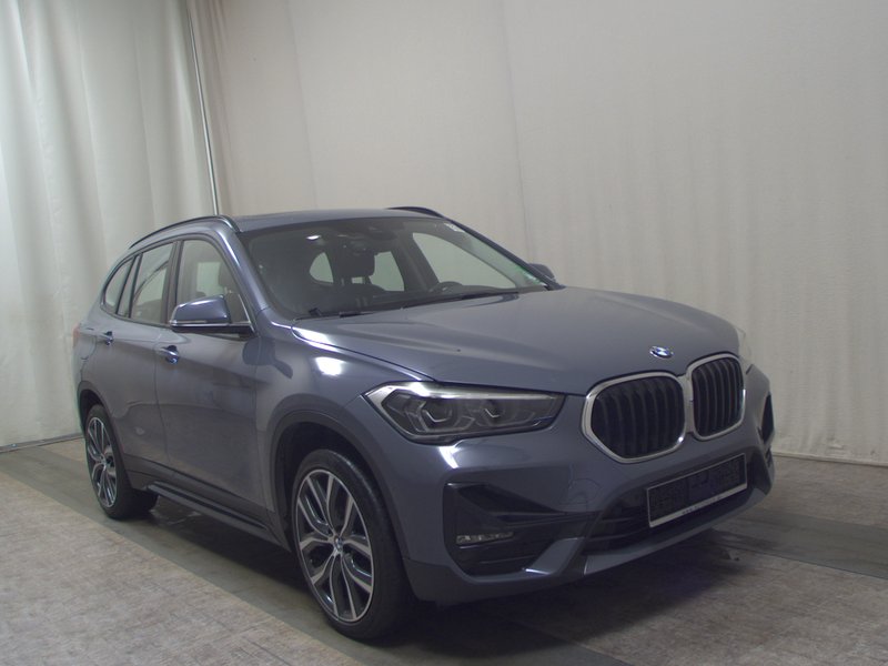 BMW X1 xDrive20d automatik Sport Line • panorama • HUD — 3