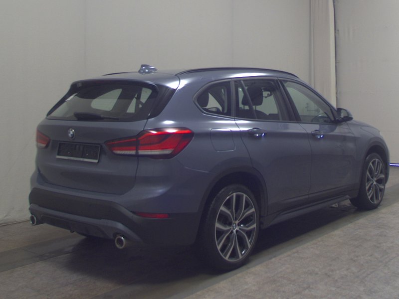 BMW X1 xDrive20d automatik Sport Line • panorama • HUD — 4
