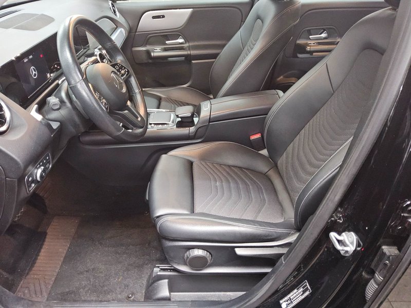 Mercedes-Benz GLB 200 d automatik Style • LED • digitalni instrumenti — 9