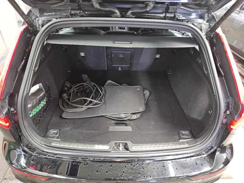 Volvo V60 T6 AWD R-Design automatik • ACC • LED — 12
