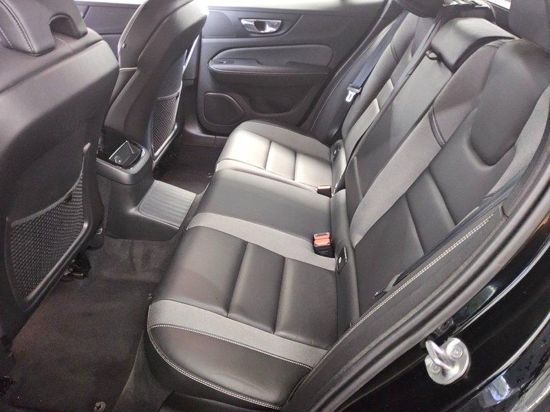 Volvo V60 T6 AWD R-Design automatik • ACC • LED — 13