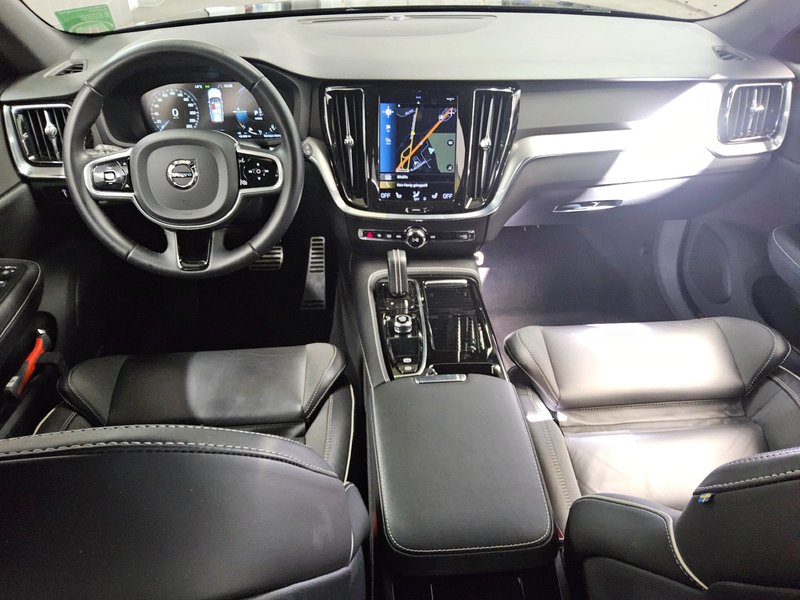 Volvo V60 T6 AWD R-Design automatik • ACC • LED — 5