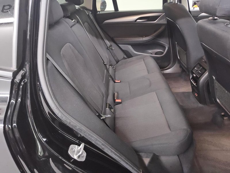 BMW X3 xDrive20i automatik Advantage • ACC • Full LED — 13