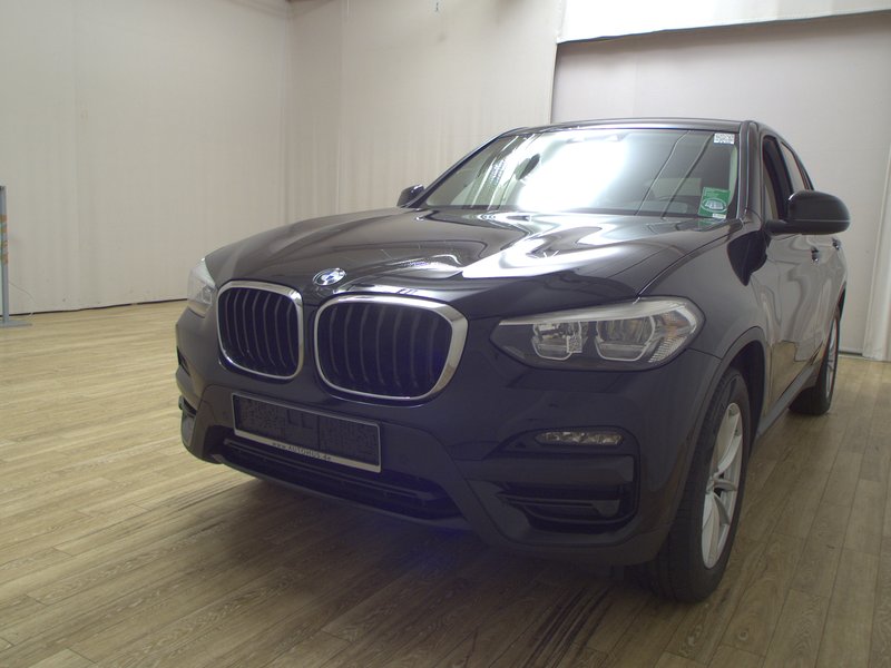 BMW X3 xDrive20i automatik Advantage • ACC • Full LED — 2