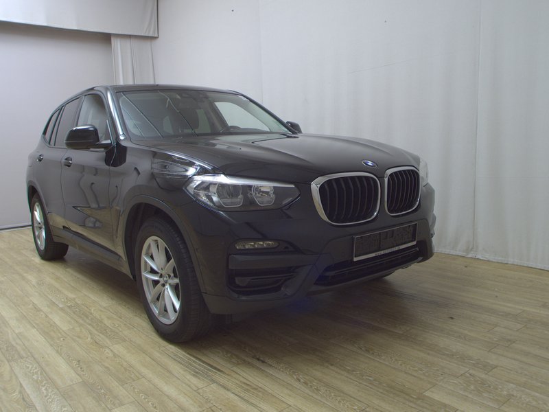 BMW X3 xDrive20i automatik Advantage • ACC • Full LED — 3