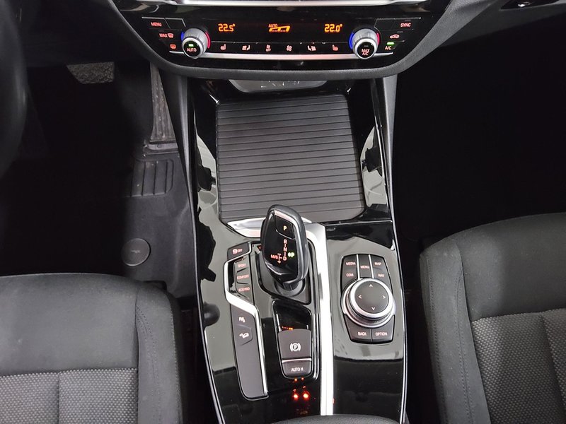 BMW X3 xDrive20i automatik Advantage • ACC • Full LED — 6