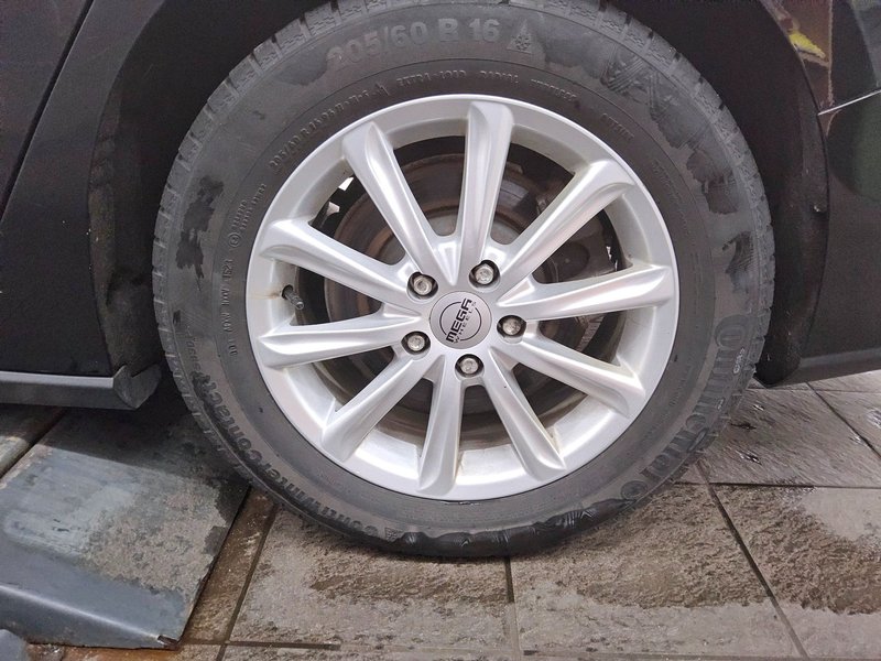 Ford Focus Turnier 1.5 EcoBlue Titanium automatik • LED • AHK — 10