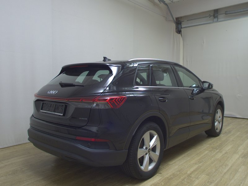 Audi Q4 e-tron • Full LED • digitalni instrumenti — 4