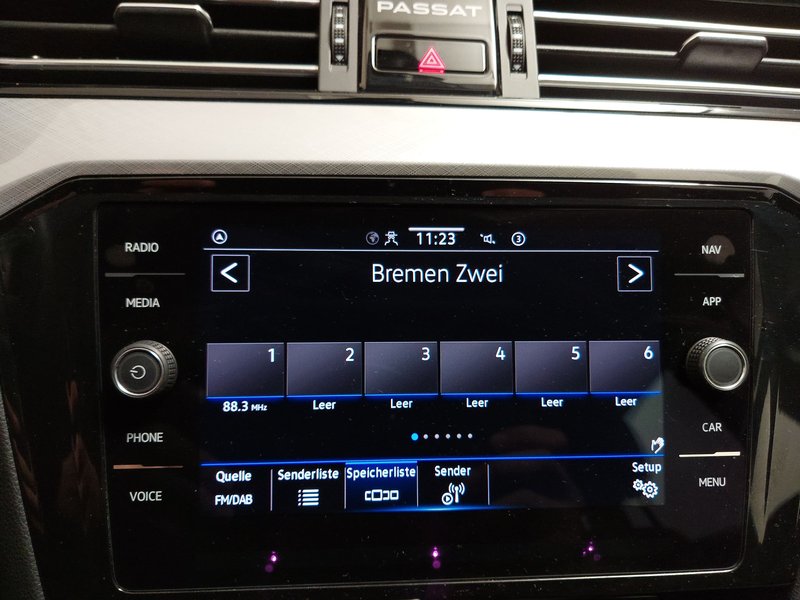 VW Passat Variant 1.5 TSI Business automatik • ACC • LED — 19