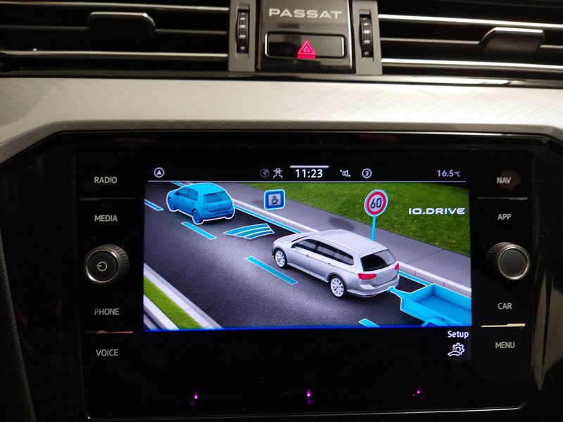 VW Passat Variant 1.5 TSI Business automatik • ACC • LED — 20