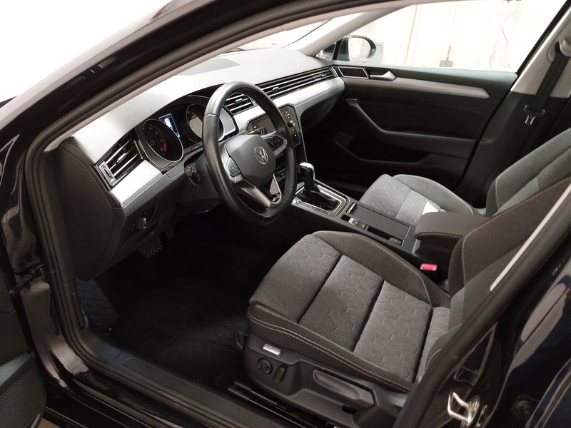 VW Passat Variant 1.5 TSI Business automatik • ACC • LED — 6