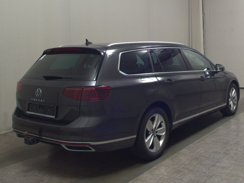 Volkswagen Passat Variant 2.0 TDI automatik Elegance • ACC • AHK — 4