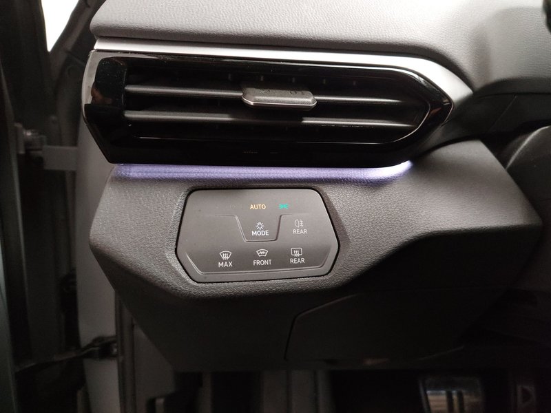 Volkswagen ID.4 Pro Performance • ACC • Full LED — 7
