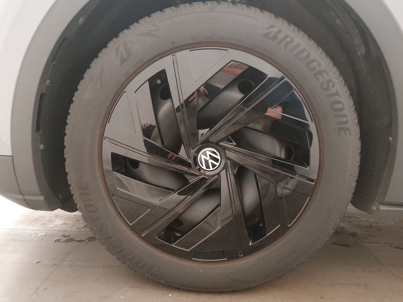 Volkswagen ID.4 Pro Performance • ACC • Full LED — 8