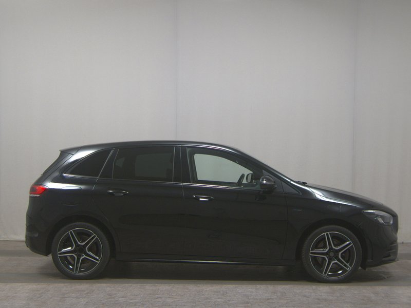 Mercedes-Benz B 250 e automatik Edition 2020 AMG Line • LED