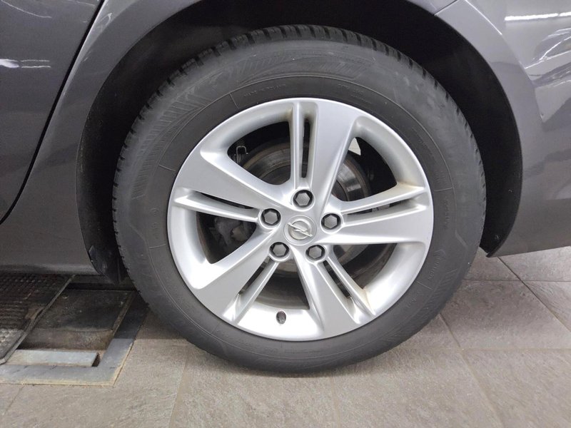 Opel Insignia ST 1.5 D Business Edition automatik • LED • navigacija — 10