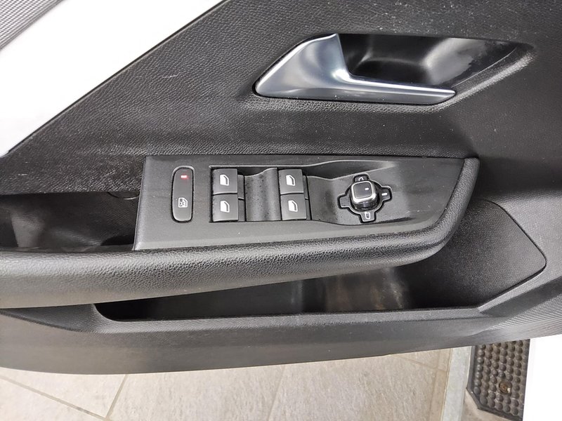 Opel Astra 1.5 D Business Edition • LED • digitalni instrumenti — 10