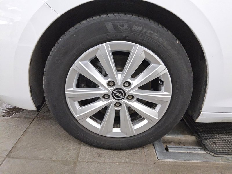 Opel Astra 1.5 D Business Edition • LED • digitalni instrumenti — 11