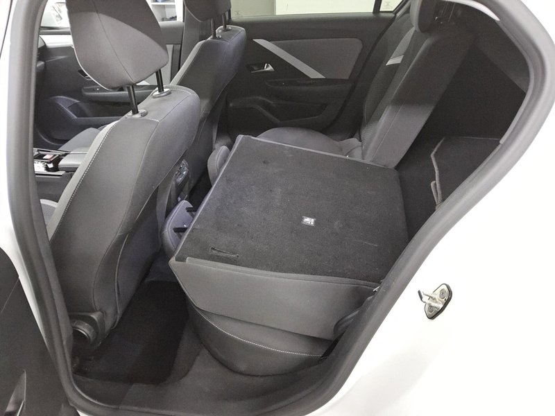Opel Astra 1.5 D Business Edition • LED • digitalni instrumenti — 13