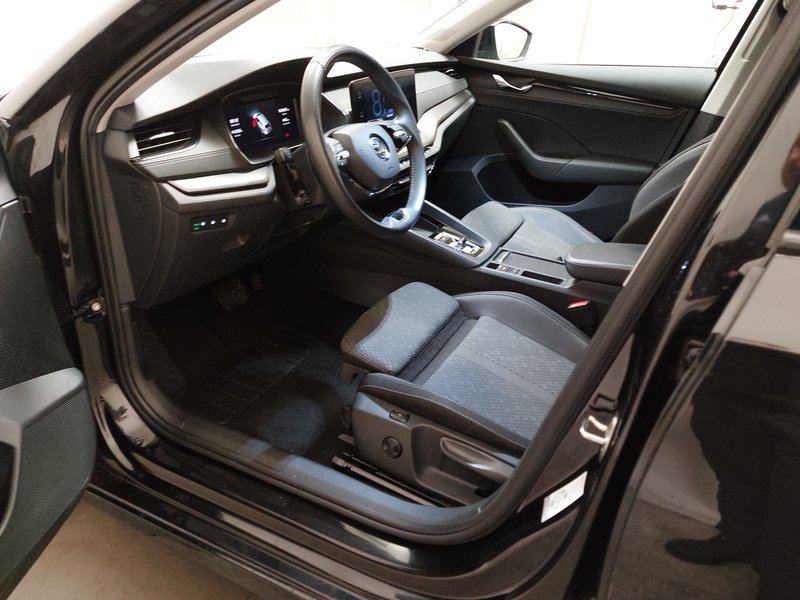 Škoda Octavia Kombi 1.5 TSI automatik Ambition • ACC • LED — 6