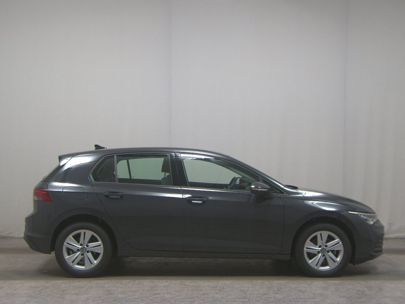 Volkswagen Golf 8 2.0 TDI automatik Life • ACC • Full LED