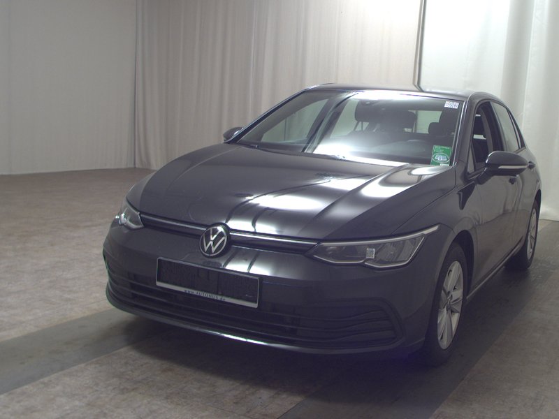 Volkswagen Golf 8 2.0 TDI automatik Life • ACC • Full LED — 2