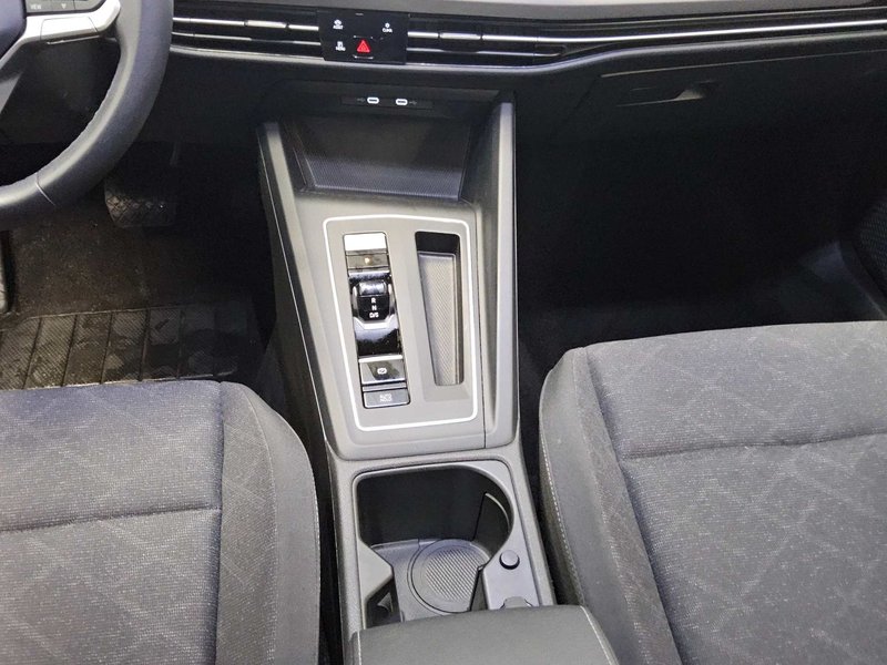 Volkswagen Golf 8 2.0 TDI automatik Life • ACC • Full LED — 6