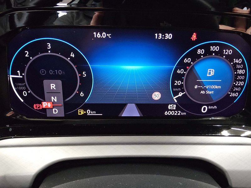 Volkswagen Golf 8 2.0 TDI automatik Life • ACC • Full LED — 8
