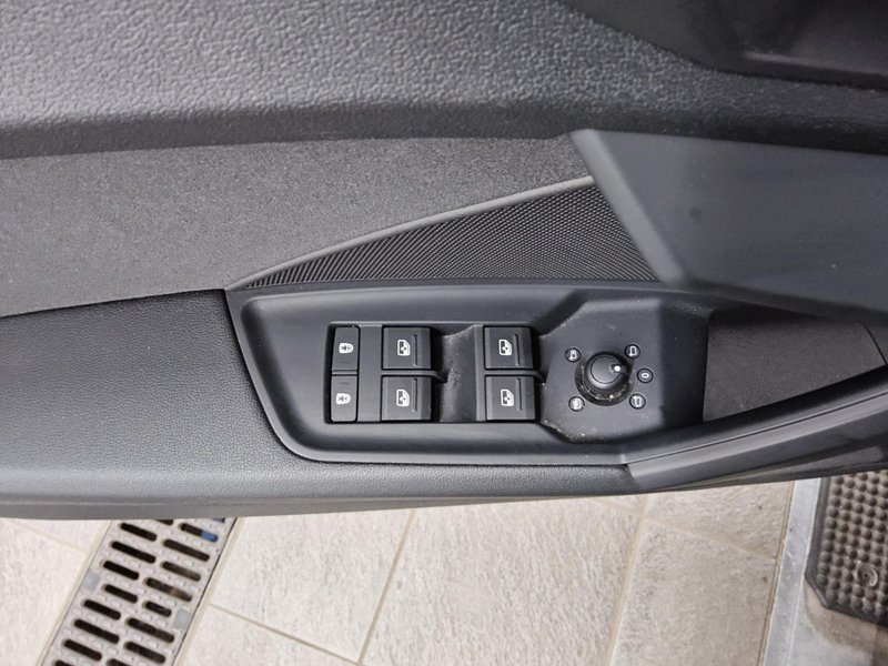 Audi A3 Sportback 35 TDI automatik • ACC • digitalni instrumenti — 10