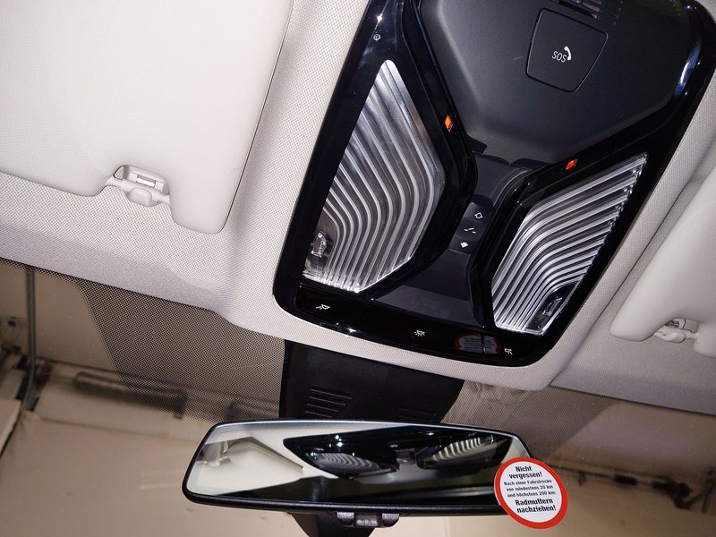 BMW 320d Touring xDrive Advantage automatik • ACC • AHK — 13
