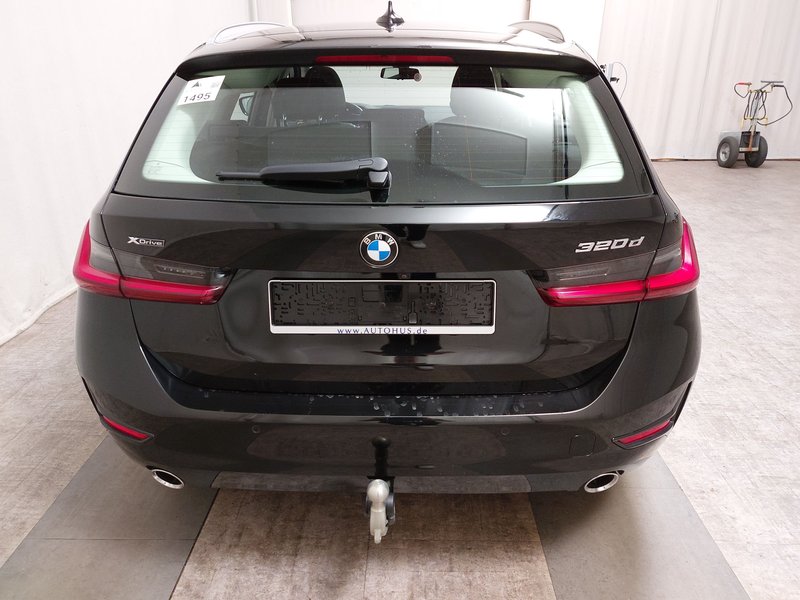 BMW 320d Touring xDrive Advantage automatik • ACC • AHK — 14