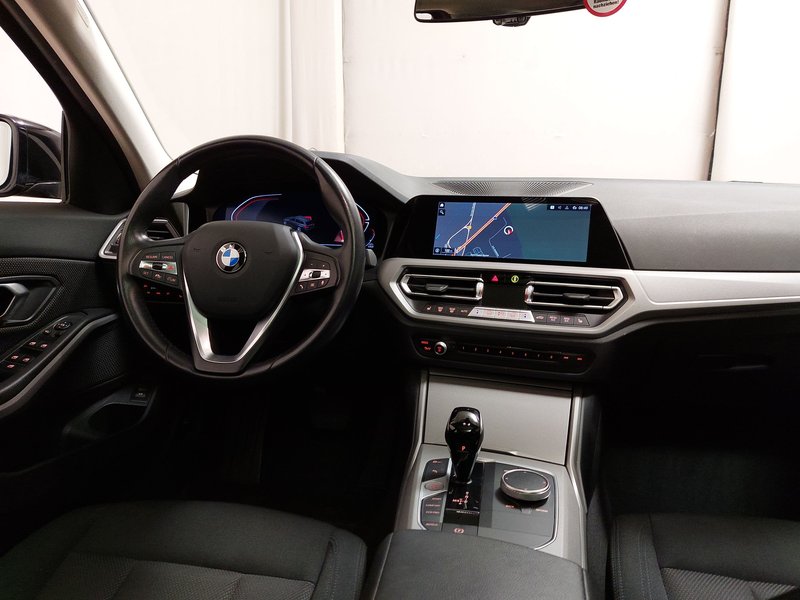 BMW 320d Touring xDrive Advantage automatik • ACC • AHK — 19