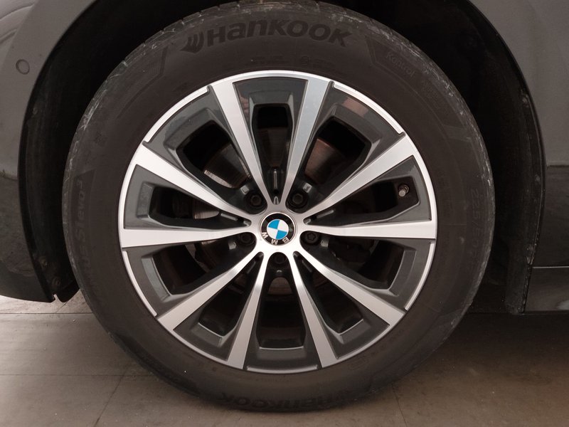 BMW 320d Touring xDrive Advantage automatik • ACC • AHK — 8