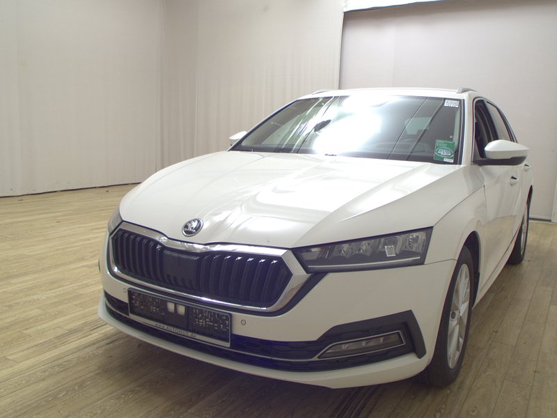 Škoda Octavia Combi 2.0 TDI Style automatik • HUD • ACC — 2